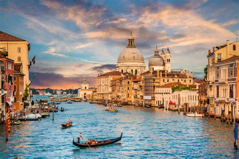 Where to Stay in Venice → 7 Top Areas & Hotels in 2024 